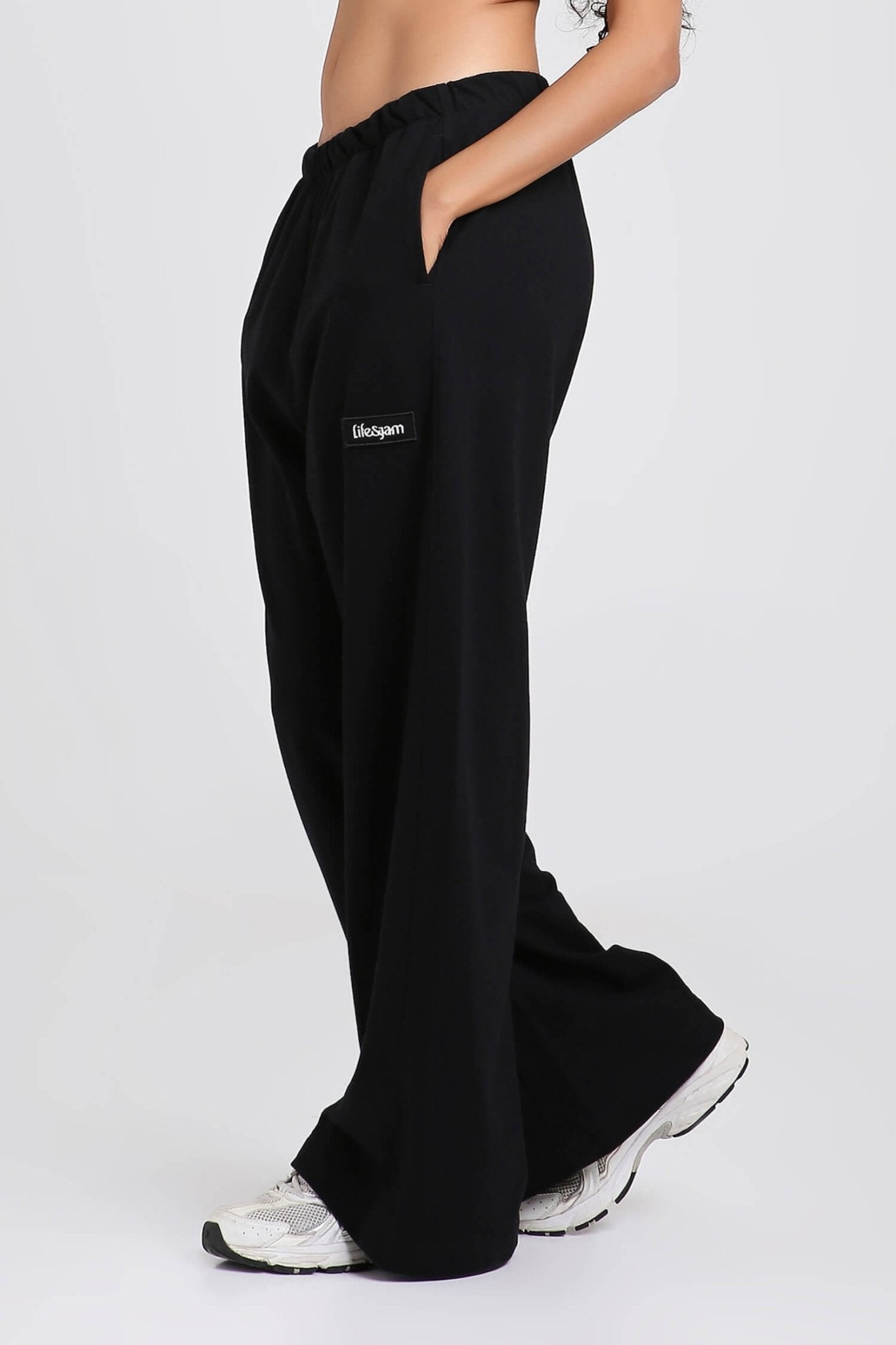 Oversized Loungers in True Black - Life & Jam