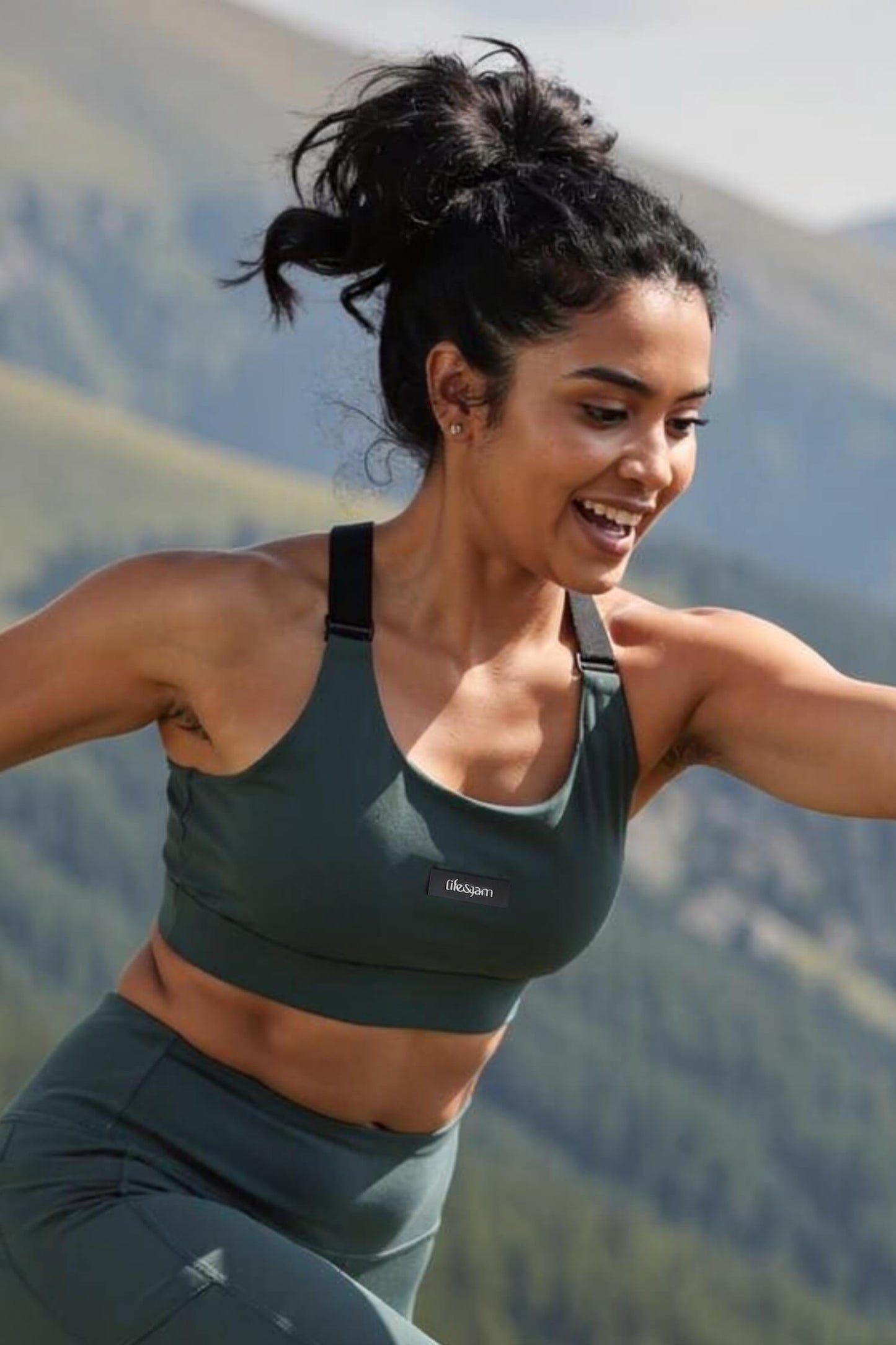 Adjustable Straps Sports Bra in Jungle Green 2.O